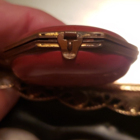 Vintage Valentine's red rouge compact - Picture 2 of 5